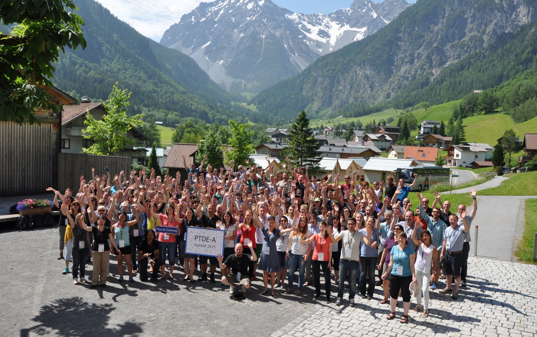 Gruppenbild, Rent a village by xnet in Brand