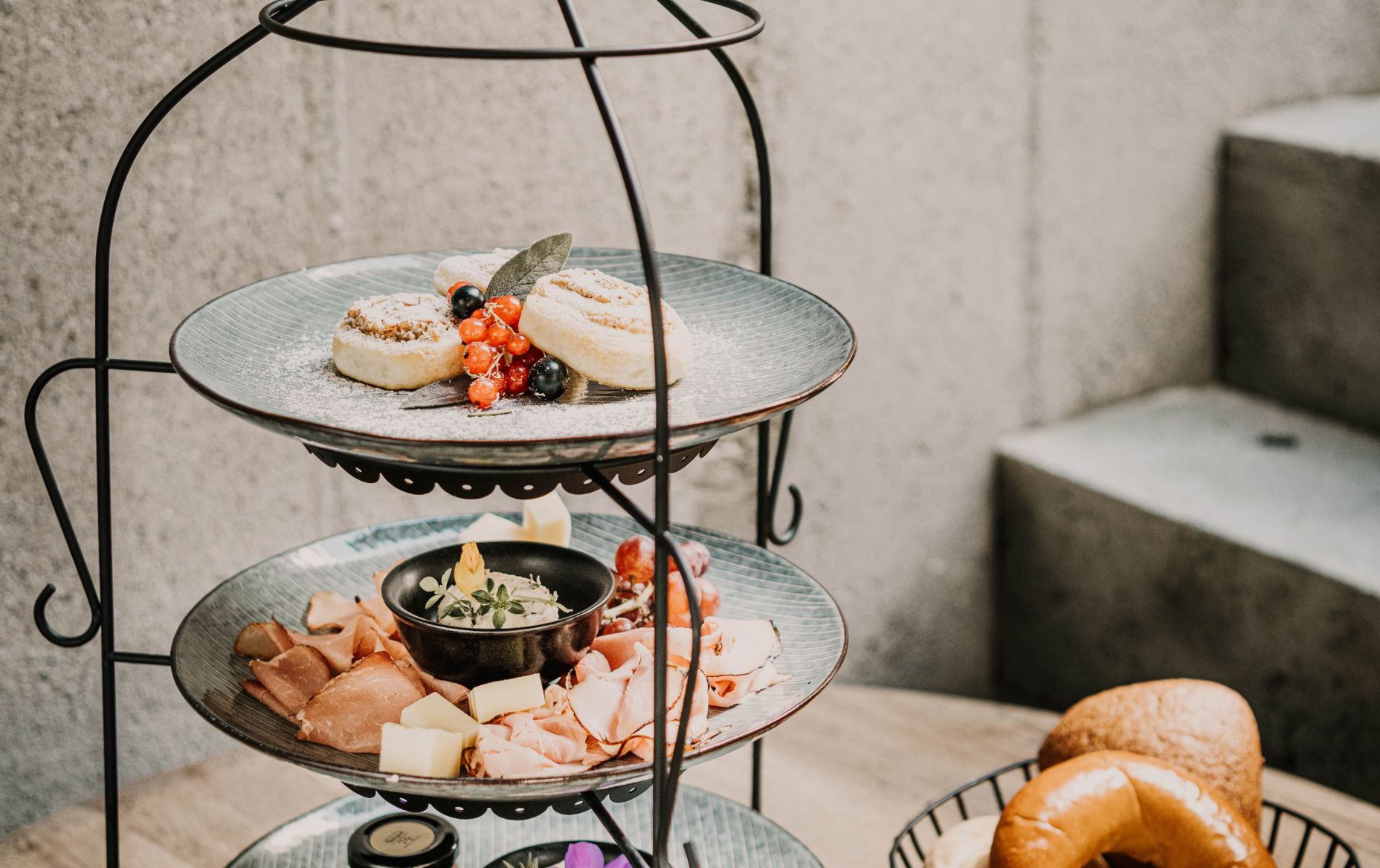 Frühstück Etagere, Tempel 74 im Bregenzerwald