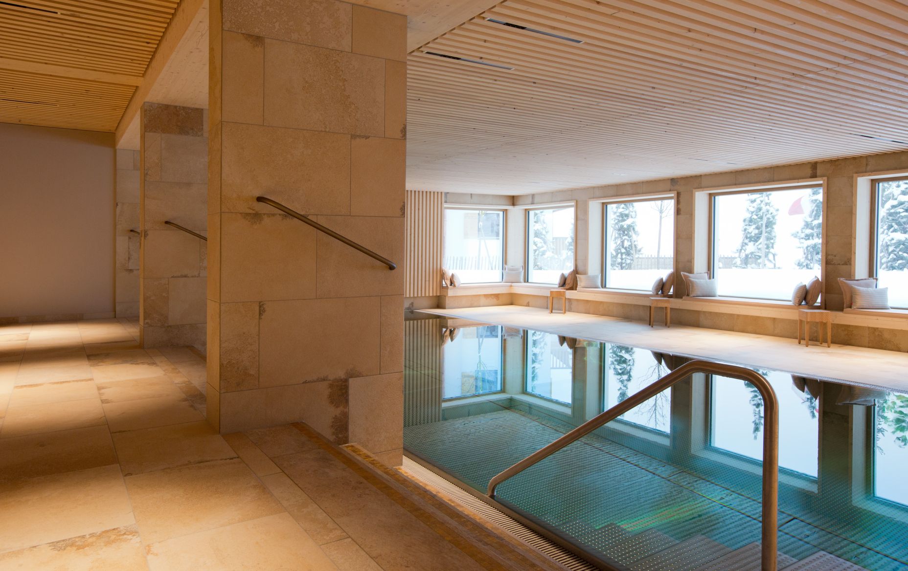 Sonnenburg Stammhaus Wellness&Spa Poolbereich 