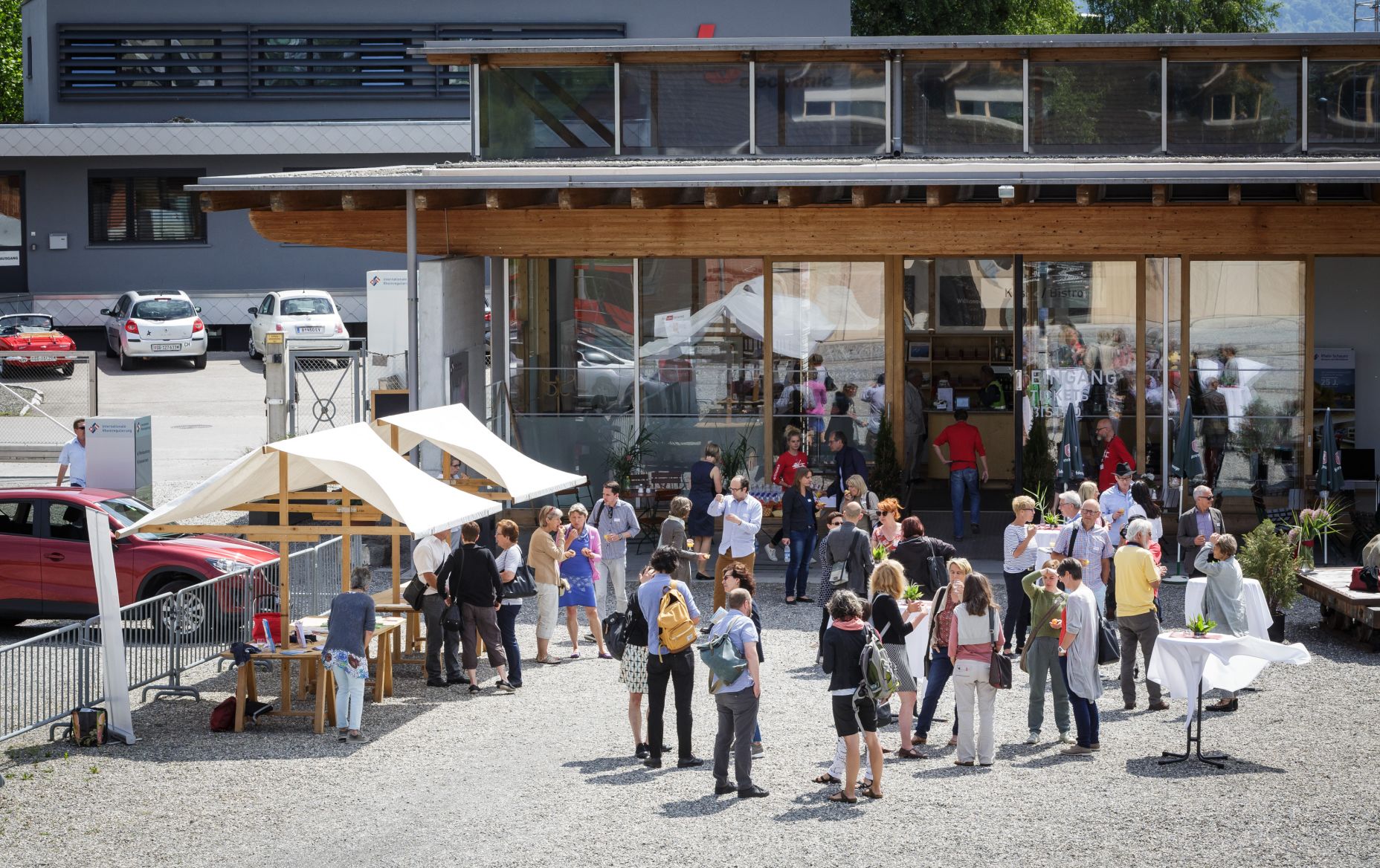 Rheinschauen Vorplatz