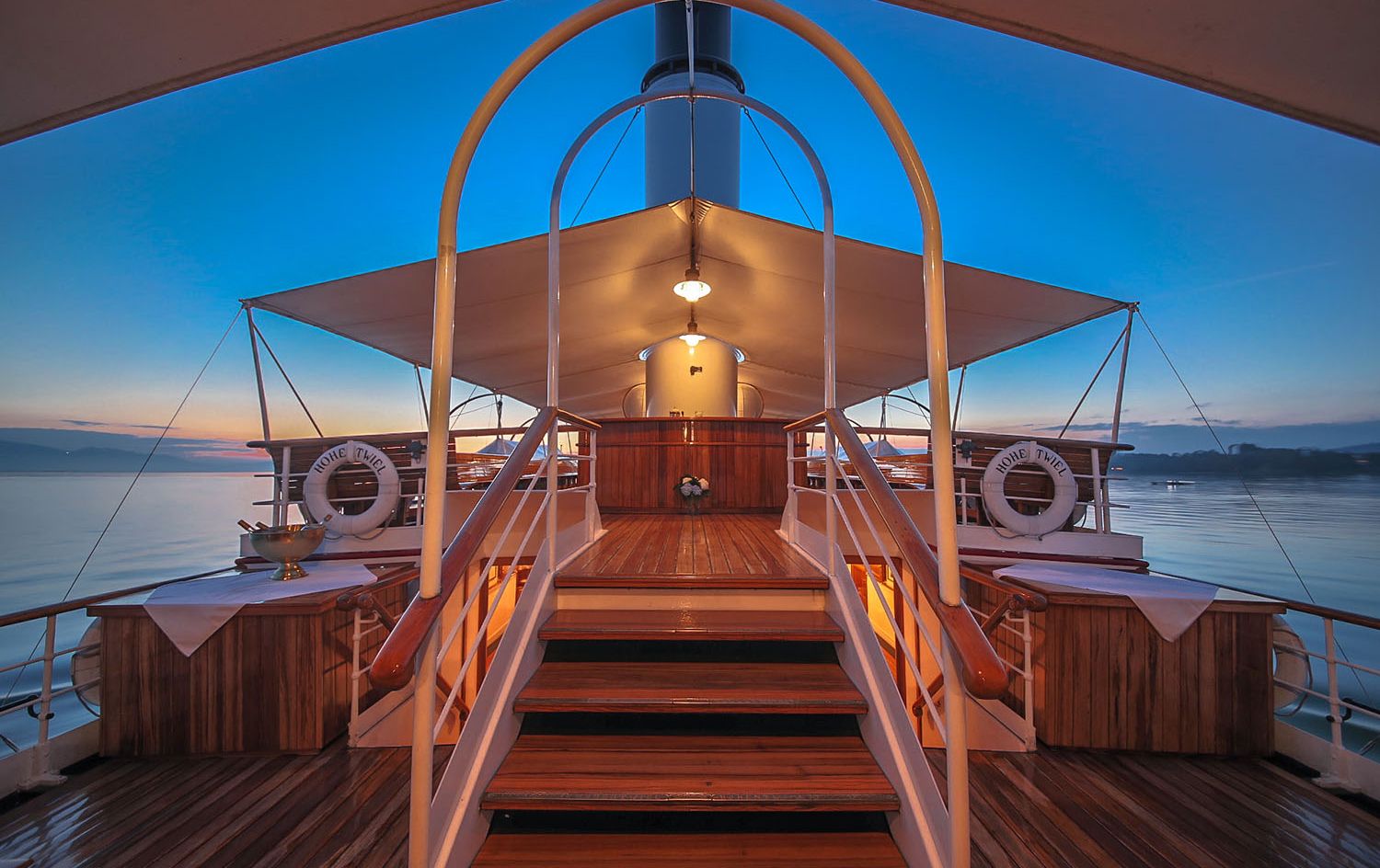 Hohentwiel Freideck Aufgang zur Bar Hohentwiel Freideck Aufgang zur Bar