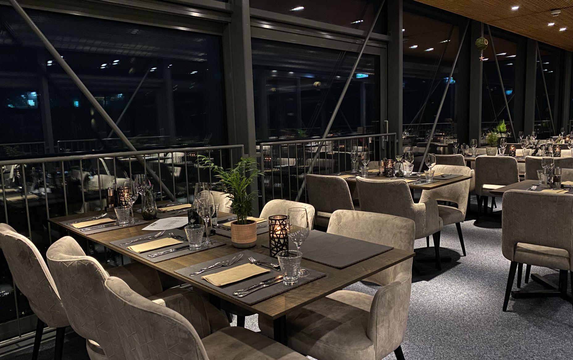 Karren Panoramarestaurant Nacht 