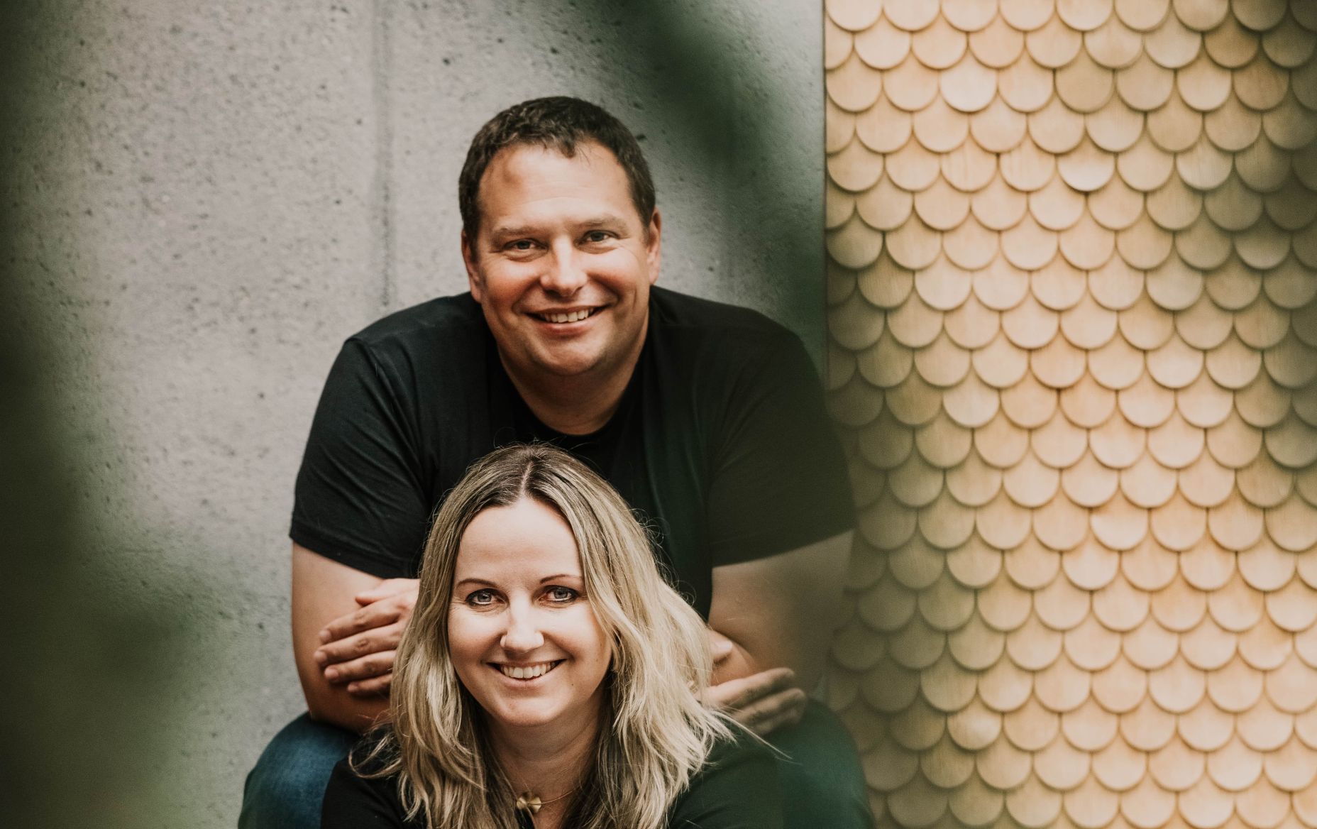 Gastgeberin Evi Haller und Baumeister Jürgen Haller, Tempel 74