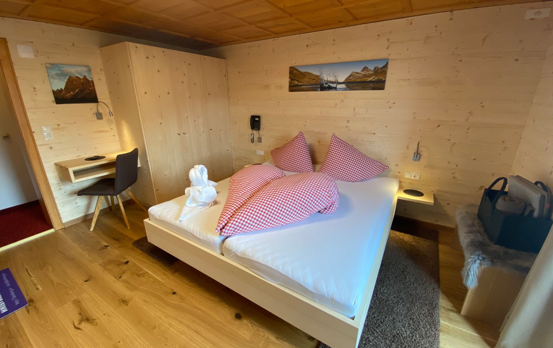 Familienzimmer Panoramablick im Panoramagasthof Kristberg Familienzimmer Panoramablick im Panoramagasthof Kristberg