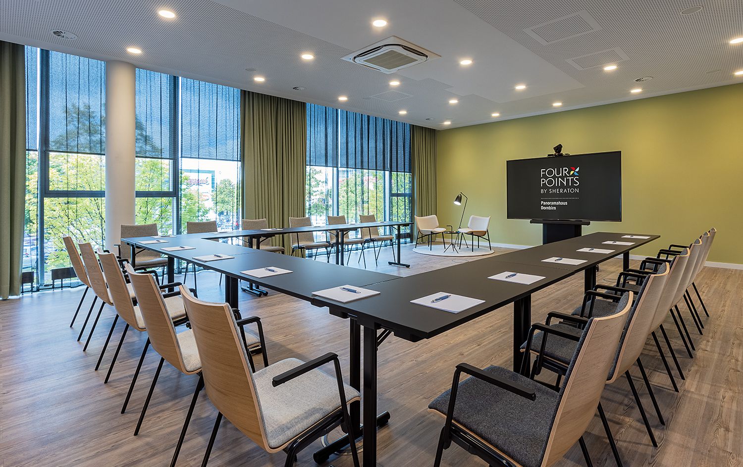 Meetingraum im Four Points by Sheraton Panoramahaus Dornbirn