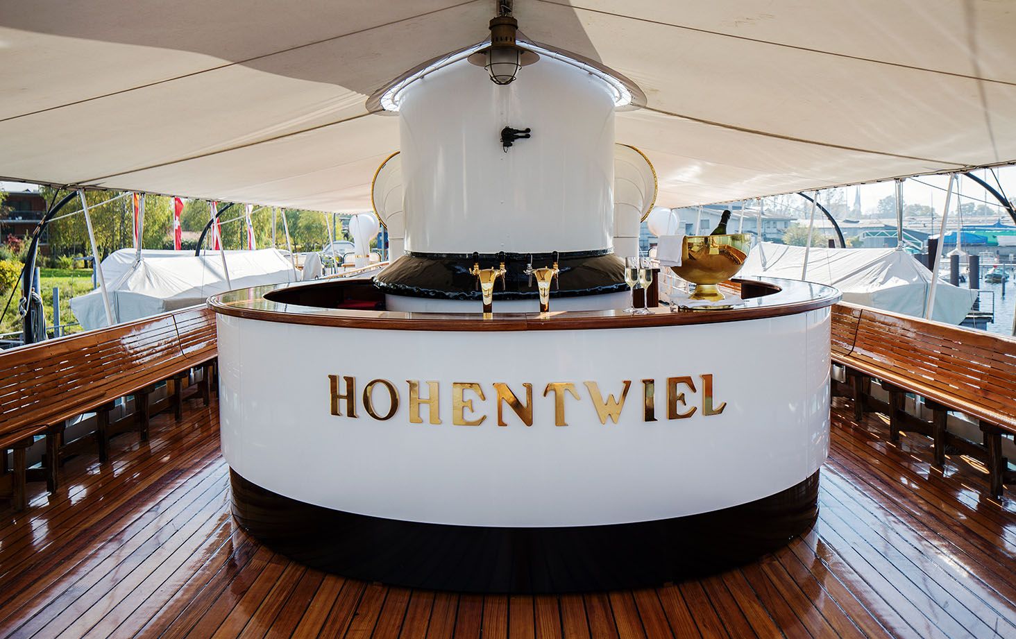 Hohentwiel Sunset Bar Freideck 