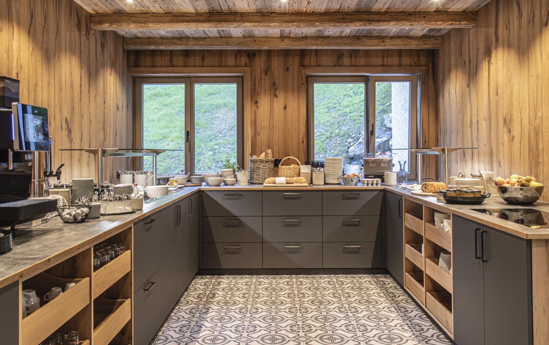 Frühstücksbuffet im Berghaus Schröcken