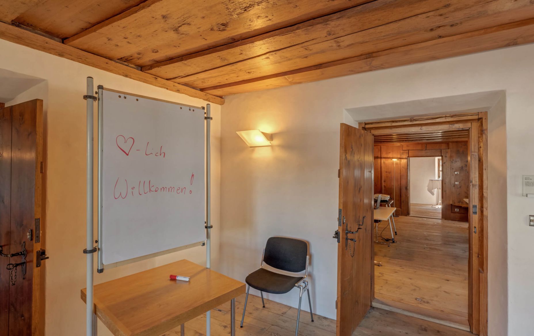 Junker Jonas Schlössle EG Raum Udelberg 