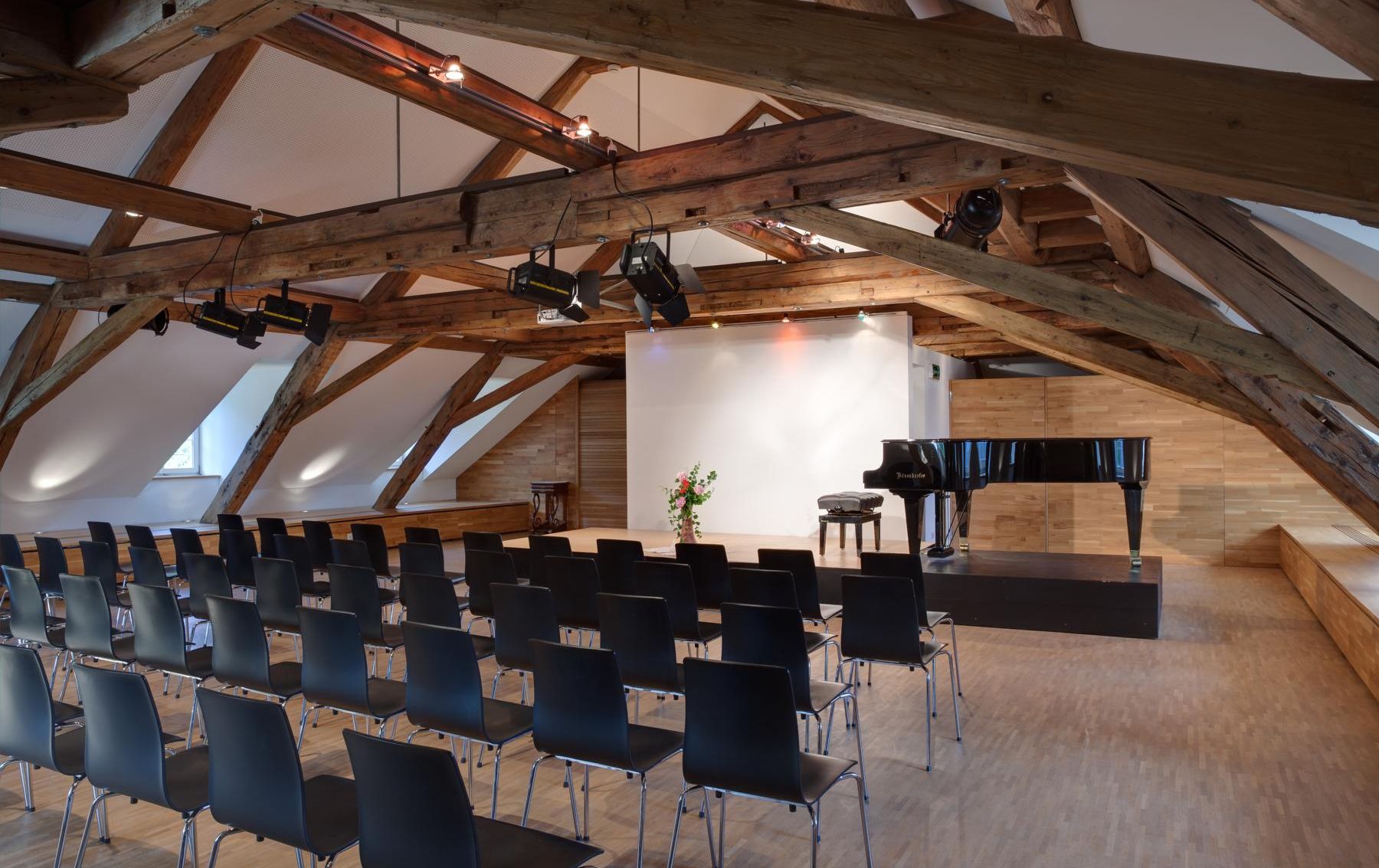 douglass-saal-villa-falkenhorst-thueringen-c-villa-falkenhorst douglass-saal-villa-falkenhorst-thueringen-c-villa-falkenhorst