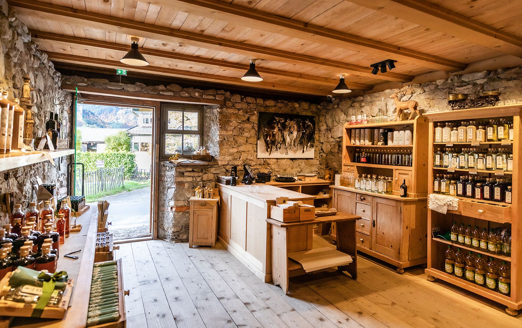 Verkaufsladen in der Bergbrennerei & Gasthaus Löwen im Bregenzerwald