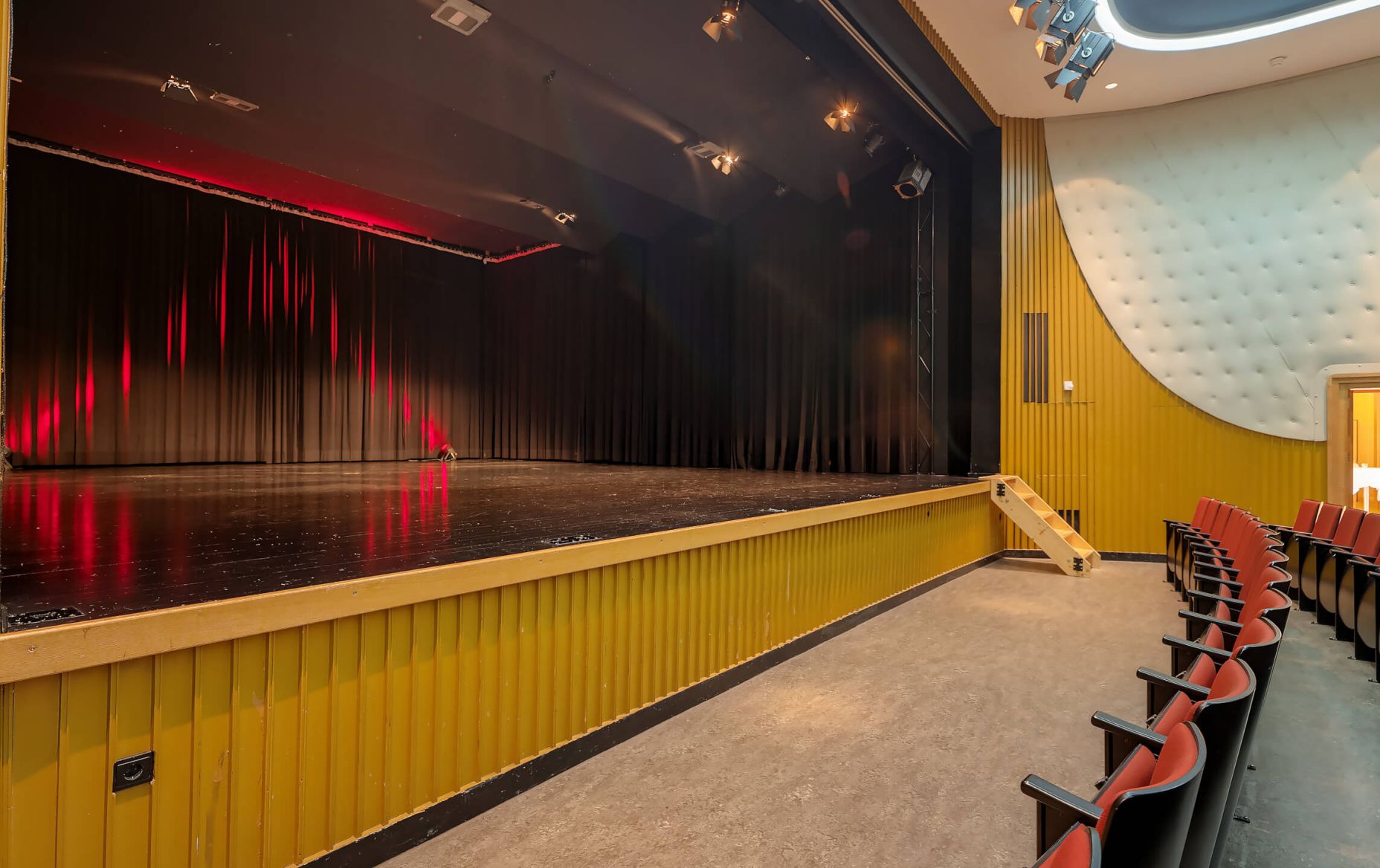 Kulturbühne Ambach Bühne Vereinshaussaal Kulturbühne Ambach Bühne Vereinshaussaal