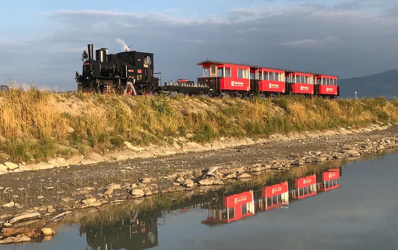 Rheinbähnle am Rheindamm