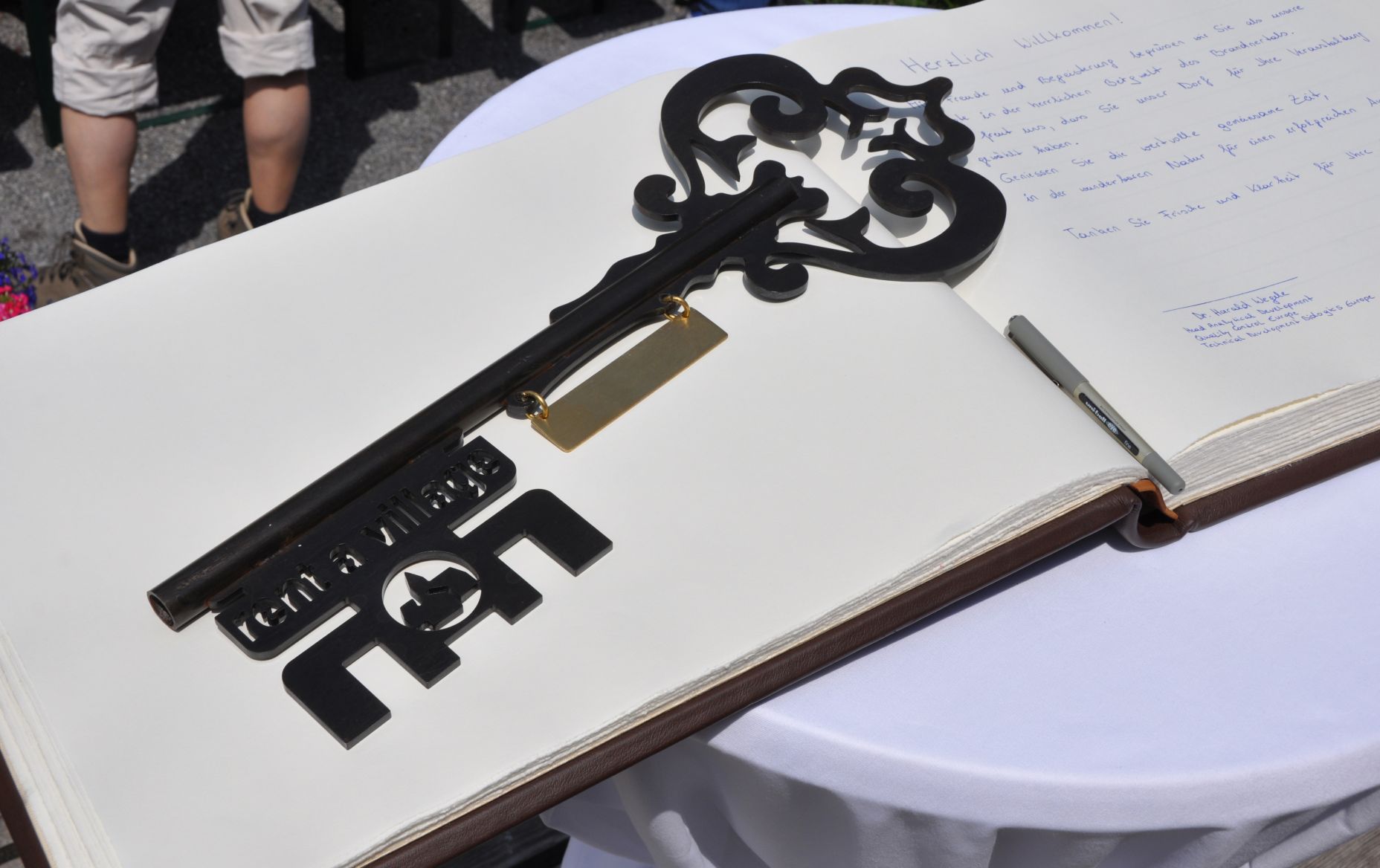 Schlüsselübergabe in Brand, Rent a village by xnet