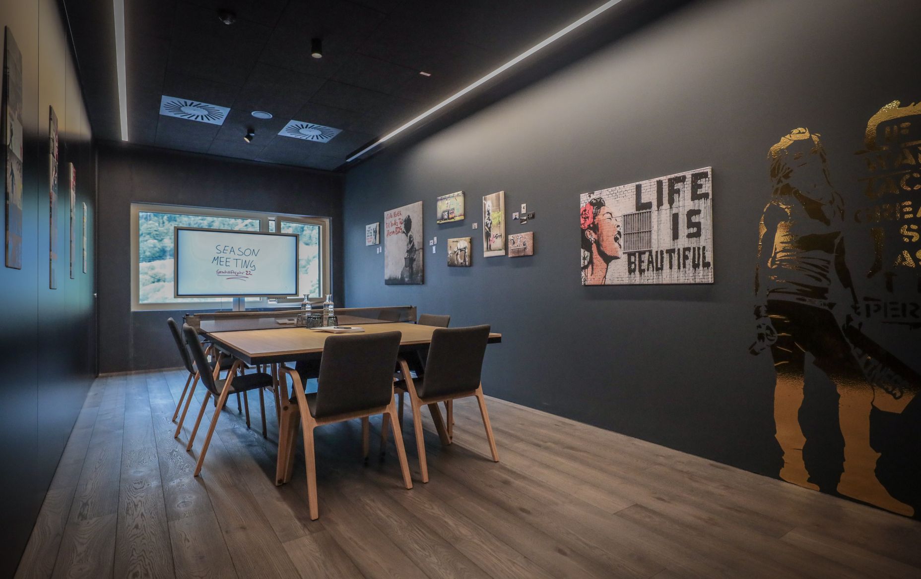 Revier Mountain Lodge Montafon-Kreativraum Banksy 