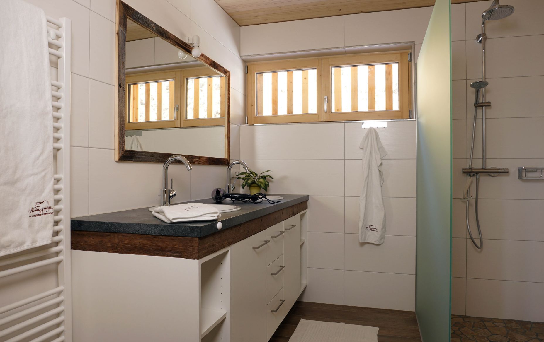 Badezimmer Berghof Sonderdach