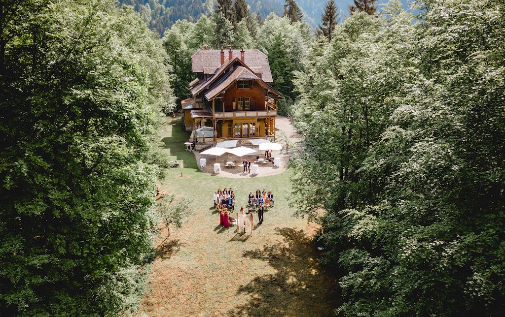 Hochzeit im Freien in der Villa Maund Hochzeit im Freien in der Villa Maund