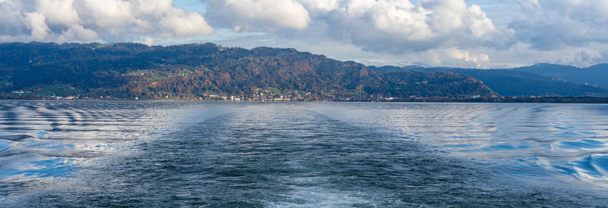 Schifffahrt am Bodensee mit Blick auf Vorarlberg Schifffahrt am Bodensee mit Blick auf Vorarlberg