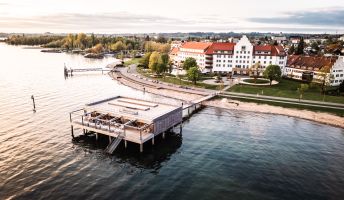 Seehotel am Kaiserstrand Außenansicht Sommer  Seehotel am Kaiserstrand Außenansicht Sommer