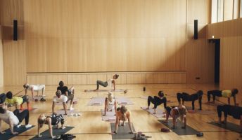 Yoga im Dorfsaal Mellau Yoga im Dorfsaal Mellau