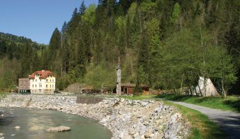 HIGH 5 Outdoor Center 