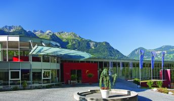 Aussenansicht Seminarhotel Val Blu