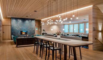 Kaminlounge in der Fuchsegg Eco Lodge