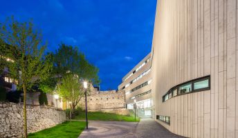 Montforthaus Feldkirch bei Dämmerung Montforthaus Feldkirch bei Dämmerung
