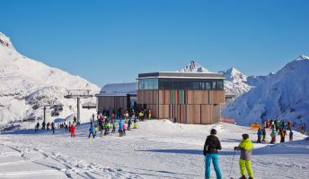Aussenansicht Weibermahdbahn, Lech 