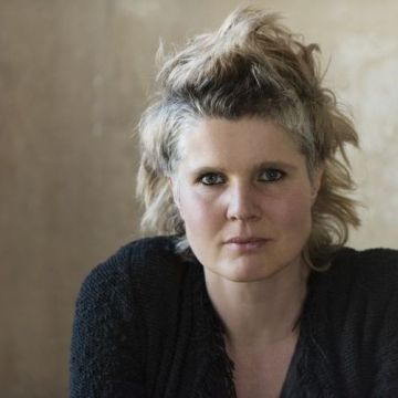 Portrait Dr. Svenja Flaßpöhler  Portrait Dr. Svenja Flaßpöhler