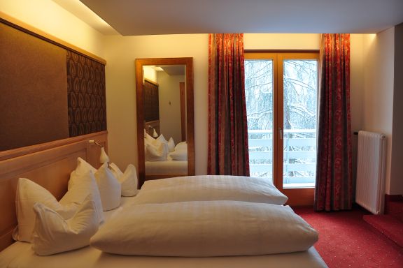 Zimmer Gasthof Kreuz, Sonntag