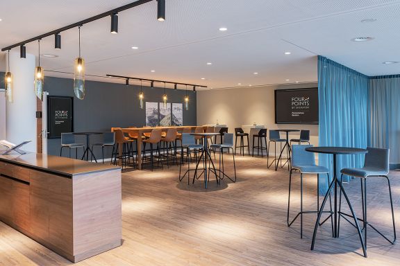 Meetingraum im Foyer im Four Points by Sheraton Panoramahaus Dornbirn Meetingraum im Foyer im Four Points by Sheraton Panoramahaus Dornbirn