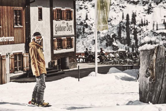 ski-in ski-out, Hotel Goldener Berg in Oberlech