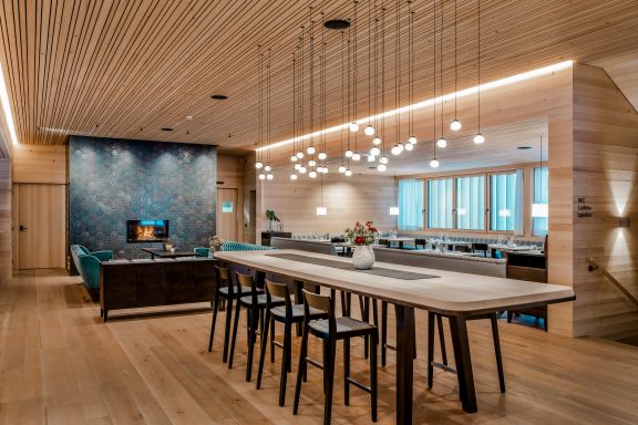 Kaminlounge in der Fuchsegg Eco Lodge