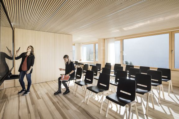 Seminarraum im Haus Bergfrieden, Laterns