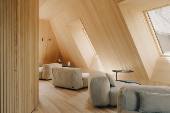 Hirschen Schwarzenberg Badehaus Ruheraum 