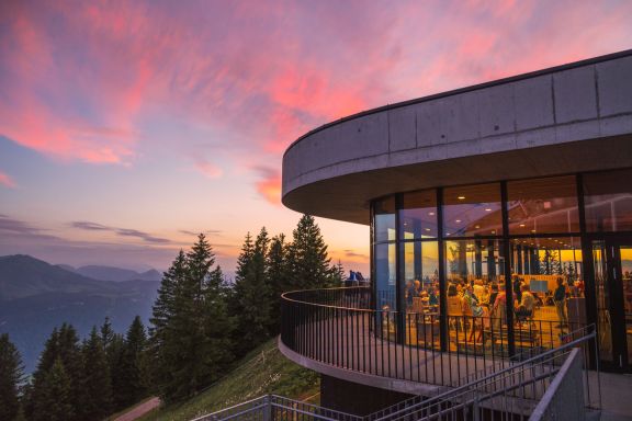 Abendstimmung im Panoramarestaurant Baumgarten 