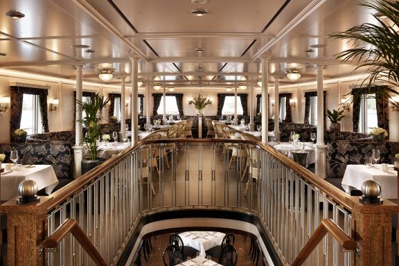 Salon MS Oesterreich, Hard