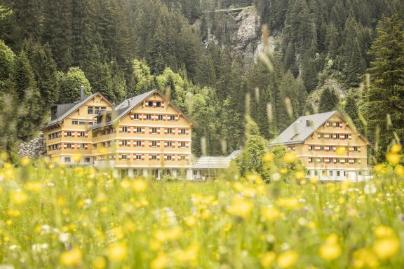 Aussenansicht Seminarhotel Berghaus Schröcken Aussenansicht Seminarhotel Berghaus Schröcken
