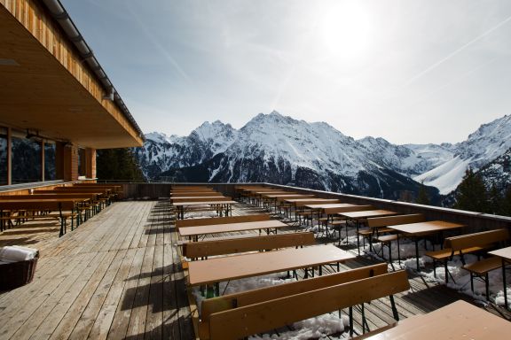 Restaurant Goona Außenterrasse  Restaurant Goona Außenterrasse
