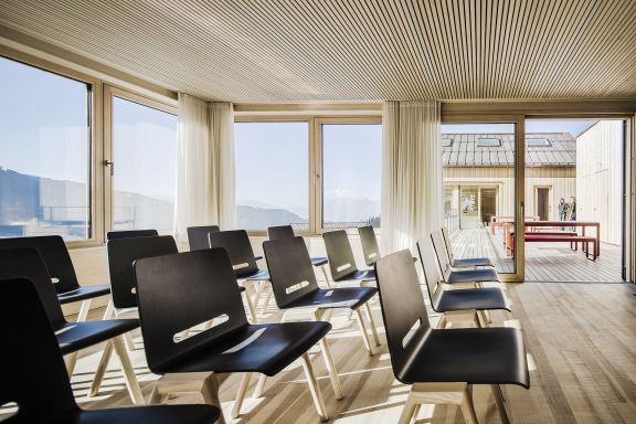 Bestuhlung im Tagungsraum, Ferienhaus Bergfrieden Bestuhlung im Tagungsraum, Ferienhaus Bergfrieden