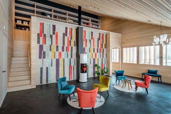 Bibliothek in der Fuchsegg Eco Lodge