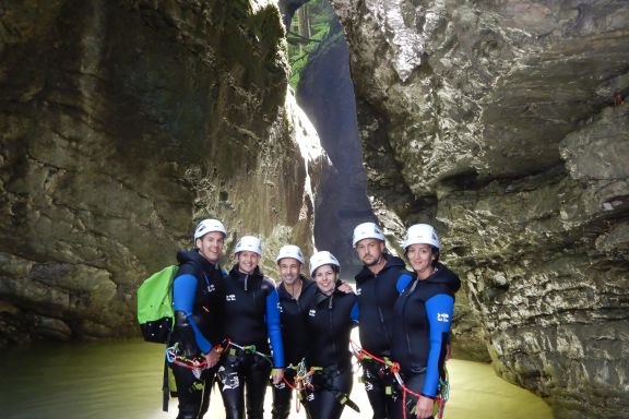 Rahmenprogramm für Teamevent, Canyoning in der Schlucht Rahmenprogramm für Teamevent, Canyoning in der Schlucht