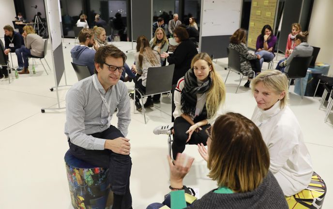 Austausch zwischen Teilnehmer beim micelab:experts im Festspielhaus Bregenz Austausch zwischen Teilnehmer beim micelab:experts im Festspielhaus Bregenz