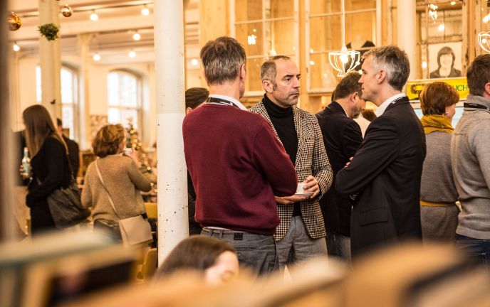 Netzwerken in der Pause beim Vorarlberger Convention Forum 2019 im carla Store