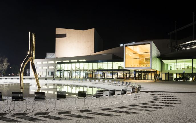 Aussenansicht Festspielhaus Bregenz bei Nacht © Lisa Mathis Aussenansicht Festspielhaus Bregenz bei Nacht © Lisa Mathis