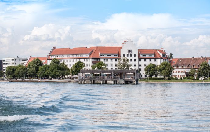 Aussenansicht Seehotel am Kaiserstrand mit Badehaus am Bodensee in Lochau Aussenansicht Seehotel am Kaiserstrand mit Badehaus am Bodensee in Lochau