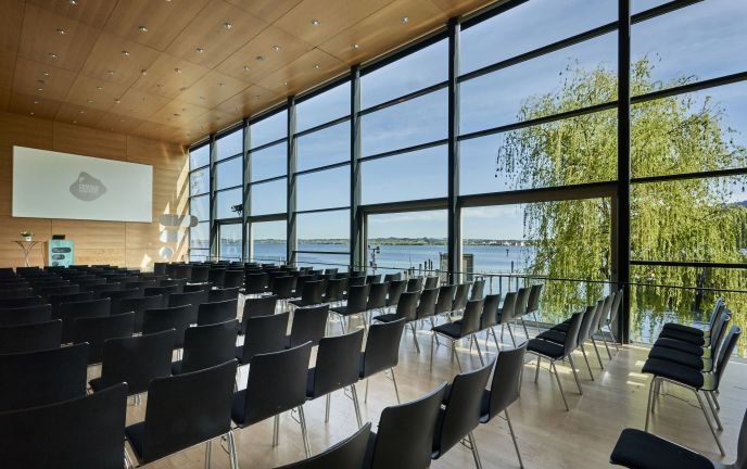 Reihenbestuhlung im Seefoyer im Festspielhaus Bregenz