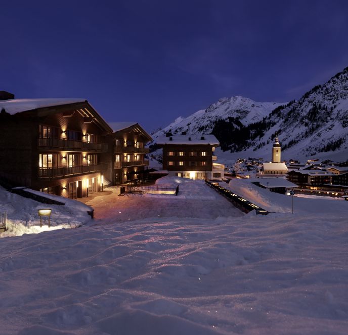 Aussenansicht Seminarhotel Aurelio im Winter, Lech