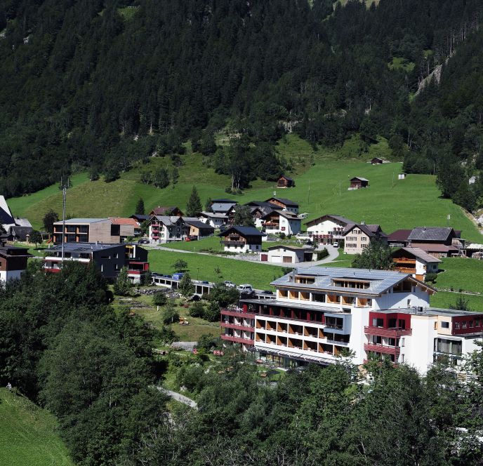 Aussenansicht Seminarhotel Walliserhof, Brand