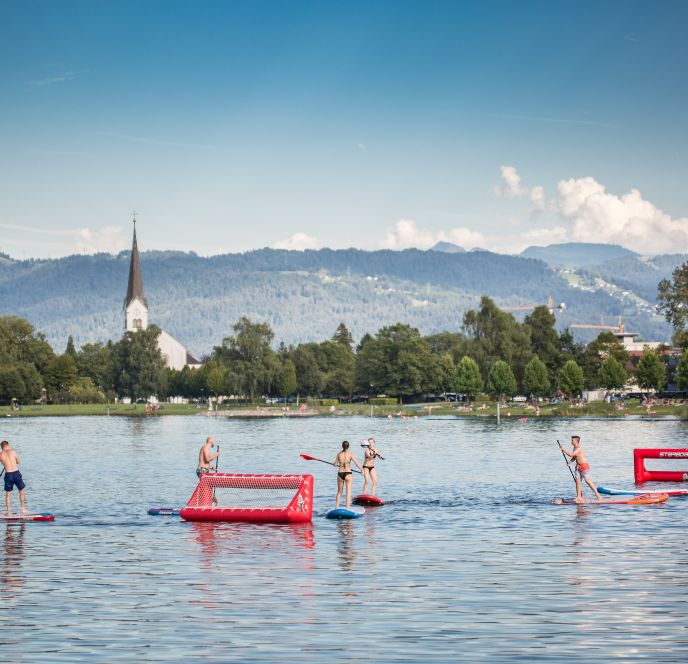 Stand-Up Paddling in Hard am Bodensee